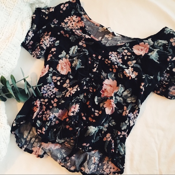 American Eagle Outfitters Tops - ✽ American Eagle Black Floral Print Blouse ✽
